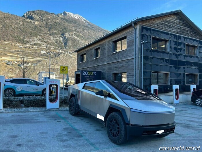 Este taller desmontó un Cybertruck para hacer lo que Tesla no haría en Europa | Carscoops